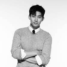 Umur 29 tahun) secara umum dikenal sebagai taecyeon adalah anggota boy band asal korea selatan, 2pm. Ok Taecyeon On Filming Vincenzo Playing The Villain And 2pm S New Music