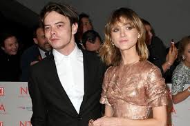 He spent a year touring with them, and it was while being a member of comanechi that he met akiko after she joined the band. Charlie Heaton Bio Age Son Girlfriend Natalia Dyer Height Etc Celeb Tattler