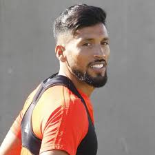 Garay had been without a club since leaving valencia, but there were still clubs interested in his services.getafe were recently rumoured as a possible destination for the former valencia defender. El Drama De Ezequiel Garay Depo