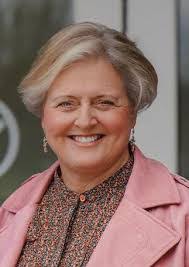 Ashley Tinnin's Instagram, Twitter & Facebook