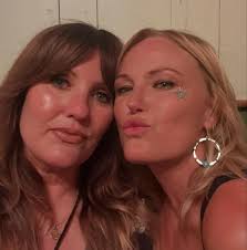 Some fun behind the scenes of @thehuntingwives with all my gal pals 👢The  making of this show was so much fun! I hope you're having a blast watching  it ✨ Drop me