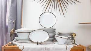 service de table en porcelaine vintage winterling marktleuthen bavaria porcelaine blanche decor noir dore vintage tableware black gold decor vintage porcelain