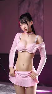 Meriol Chan - Free pics, galleries & more at Babepedia