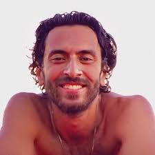 أوه، لا أعرف إذا كانوا قد فكروا في هذا #rachelzegler #galgadot #disney