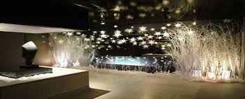 In fact, if your office has expansive hallways or more than one reception area, you can play up this architectural feature by decorating similar trees throughout. Christmas Decoration Ideas For Your Luxury Bathroom Maison Valentina Blog