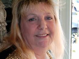 Carolyn Toliver's Instagram, Twitter & Facebook