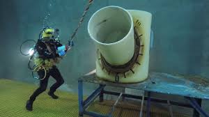 Commercial divers and global statistics reports show that underwater welders earn 53,990 per annum and $25.96 hourly. A Career In Underwater Inspection Youtube