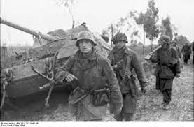 Sul territorio italiano operano due banche tedesche la prima è la deutsche bank che diversi anni ha una divisione italiana. La Presenza Militare Tedesca In Italia 1943 1945 Una Banca Dati Repertorio Di Risorse Web A Cura Della Biblioteca Di Filosofia E Storia Dell Universita Di Pisa