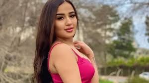 Melek Azad kimdir, neden tutuklandı? - İzmir Haberleri