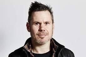 Leon Ewing's Instagram, Twitter & Facebook