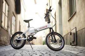 Like Bike Das Handliche Elektro Klappfahrrad Das E Bike Von Like Bike Einem Startup Aus Schweden Kombiniert Die Inn Klappfahrrad Fahrrad Elektrofahrrad