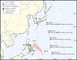 태풍 후보로 예상되었던 94w는 더 발달하지 못하고 베트남 육상에서 소멸되었으나 필리핀 동쪽 먼바다에서 96w가 새로 생기면서 태풍 사우델의 유력 후보로 예상되었고, 결국 10월 20일 9시에. F3fujyw9fw3q5m