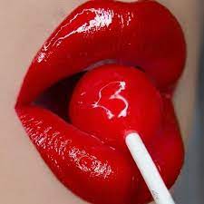 Cherry red @kalahknox in maraschino cherry #wetcherry. Glossy Red Lips Aesthetic Novocom Top