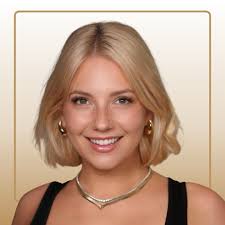 🌟 Returning Member Alert 🌟 Please join us in welcoming  @meridithvaliandorojas, CMO of @mcobeauty! As the former Chief Brand  Officer at Captiv8 and Global Head of Entertainment and Creator Marketing  at Logitech,