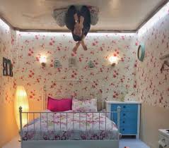 Desain kamar tidur anak dengan tema hutan dan binatang dapat menjadi salah satu pilihan tema yang menarik lho! Desain Kamar Tidur Galaxy Cek Bahan Bangunan
