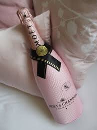 Pin De Isabella Aragon Tejeda En Dating Miss Millionairess Botellas De Alcohol Vinos Licor