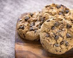 Cookie Moelleux Aux Pepites De Chocolat Recette En 2020 Cookies Et Biscuits Recette Cookies Moelleux Pepite Chocolat