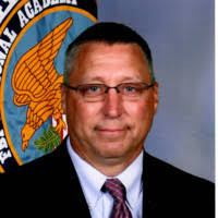 200+ perfiles de «John Alt»