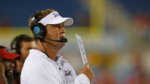 Nach diesem misserfolg wurde shell entlassen und lane kiffin als neuer head coach vorgestellt. Florida Atlantic Coach Lane Kiffin Can T Seem To Escape Controversy