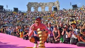Jun 16, 2021 · richard carapaz escaló del décimo segundo lugar de la clasificación de la unión ciclista internacional (uci) al séptimo, gracias principalmente a su título en el tour de suiza este mes, de. Richard Carapaz De Humilde Granjero A Todo Un Campeon Del Giro