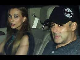 Iulia has been spending the lockdown at salman khan's panvel farmhouse along with. Salman Khan È™i Iulia Vantur Pentru Prima DatÄƒ ImpreunÄƒ La Tv AÈ™a AratÄƒ Casa Lor Din India E Uluit Youtube