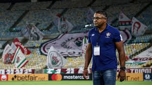 Esta foi a primeira passagem dele na equipe, onde esteve por 42 jogos, com 19 vitórias, 12 empates e 11 derrotas, um aproveitamento de 54,7%. Roger Machado Enfrenta Pressao Interna E Futuro Depende Da Libertadores Jogada 10jogada 10