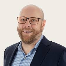 Kristen Akin's Instagram, Twitter & Facebook