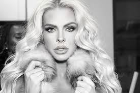 Backstage with @kboconphoto 📷