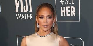 Jennifer grew up singing and performed in musical theater. Jennifer Lopez Poses Completely Nude On Her New Album Cover Photo