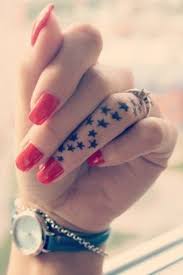 Or choose common but very meaningful images such as an anchor, arrows, a heart, a crown, a giraffe or a sun with a moon. 55 Cute Little Finger Tattoo Ideas To Try This Year