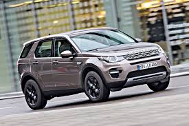 The discovery sport shares several design cues with the larger discovery vision concept, though the concept vehicle is closer in size to the discovery 4 model. Land Rover Discovery Sport Aktuelle Tests Fahrberichte Auto Motor Und Sport