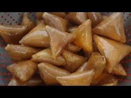Briouates Aux Amandes Triangle Aux Amandes Youtube Briouates Aux Amandes Briouates Recette