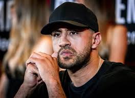 GeenStijl: LIVE OM 16:00. Stare down Rico Verhoeven vs Badr Hari in aanloop  naar 21 december