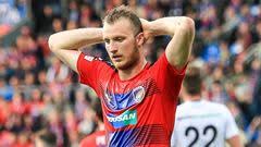 He made his debut for czech republic national football team on 14 november 2019 in a euro 2020 qualifier against kosovo. Slavia Nabizela Za Krmencika 80 Milionu Plzen Nabidku Smetla Pribeh Skoncil Napsal Tvrdik Aktualne Cz