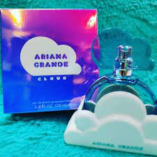 I'm so sad to say that cloud is actually my least favorite fragrance of ariana's when i expected so much more and it to be my most favorite. Ariana Grande Cloud Eau De Parfum 100ml Shopee Philippines