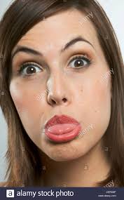 Next articlegoogle zeige mir kurzhaarfrisuren →. Weibchen Mit Schulterlang Direkt Brunette Haare Braune Augen Make Up Lippenstift Ihre Zunge Heraus Stockfotografie Alamy