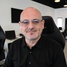 Redfin: U.S. has a record 500,000 more home sellers than buyers.