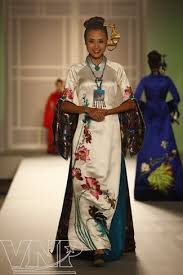 Vietnam - RoK: Traditional Dress Show - Vietnam Pictorial