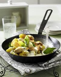 Unser Beliebtes Rezept Fur Gnocchi Hahnchen Pfanne Und Mehr Als 55 000 Weitere Kostenlose Rezepte Auf Lecker Rezepte Hahnchen Pfanne Rezepte Einfache Gerichte