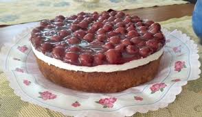 Gestern habe ich auch gemacht, er ist wunderbar, bis auf eine kleinigkeit, der boden ist bröselig, obwohl ich die mengen genau eingehalten habe. Kirsch Mascarpone Torte Glutenfrei Ohne Mehl Kitchencouple