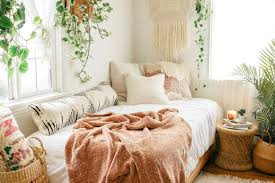 It is a classic style that will be old but it's still a fascinating story in itself. Our Favorite Boho Bedrooms And How To Achieve The Look Green Wedding Shoes