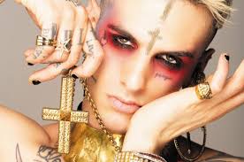 Me ne frego (la la la la). Achille Lauro Me Ne Frego E Disco D Oro Tutti I Look Style
