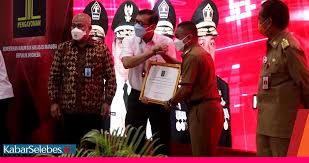 Yasonna lahir di tapanuli tengah, sumatera utara, 27 mei 1953. Antisipasi Terorisme Menkumham Yasonna Laoly Resmikan 22 Desa Sadar Hukum Di Sulawesi Tengah Kabarselebes Id