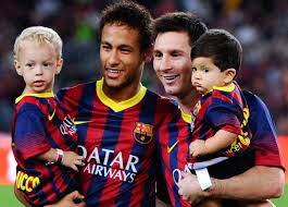 He grew up along with his younger sister named rafaella beckran. Did You Know Neymar Had Became A Father At 19 Sports Big News