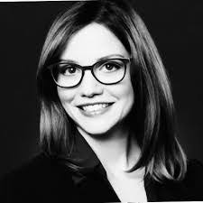 Elsa Brady's Instagram, Twitter & Facebook