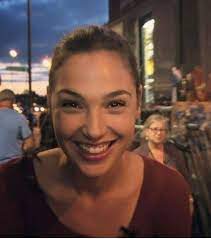 The difference in the picture above is apparent, gal gadot without makeup looks completely different, but maybe refreshingly so. No Makeup Still Beautiful 1 Mic Gal Gadot Gal Gardot Gal Gabot