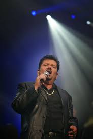 André hazes kan niet wachten tot dat moment. Vader En Zoon Hazes Herenigd In Madame Tussauds Show Ad Nl