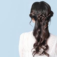 Klik pada judul artikel untuk memulai membaca. 30 Model Rambut Untuk Natal Yang Cantik Dan Elegan