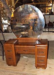 By the 1930's the art deco movement was in full swing, and with it came big changes to the vanity table. Solid And Strong It S Ready For Another 80 Years The Working Area Is 28 High On The Left And Right And 25 High Vintage Art Deco Waterfall Vanity Art Deco
