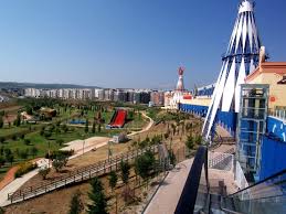 Located in parque das nacoes, this apartment building is within 3 mi (5 km) of vasco da gama tower, lisbon oceanarium, and vasco da gama shopping centre. Imagens Do Municipio De Loures Parque Verde